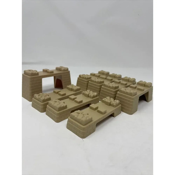 Thomas the Train Trackmaster Track Risers Lot of 8 Tan Replacement Pieces - Picture 1 of 7